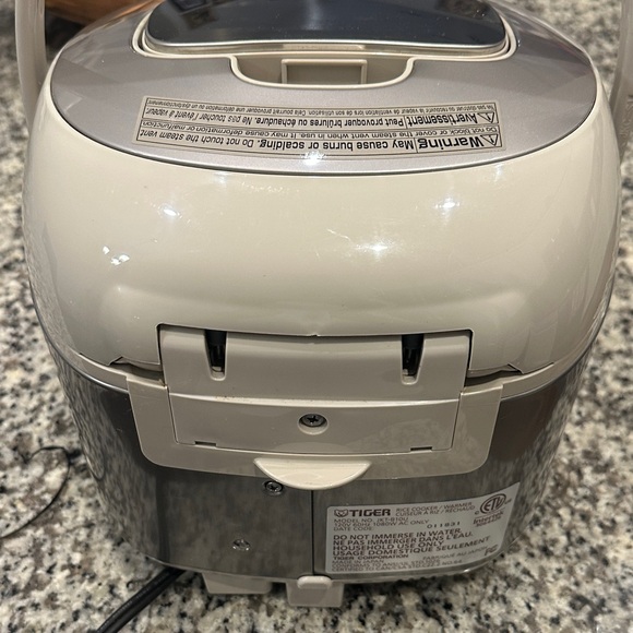 Tiger IH Rice Cooker - Champagne Beige - Picture 12 of 13